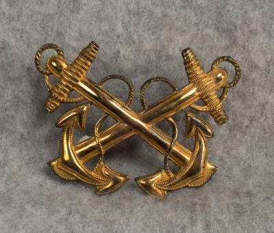 WWII era Navy Warrant Officer Visor Cap Badge 