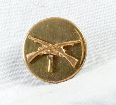 WWII 1st Infantry Regiment Collar Insignia 