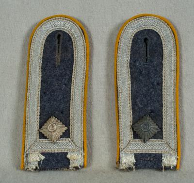 Luftwaffe NCO Flight Shoulder Boards Feldwebel