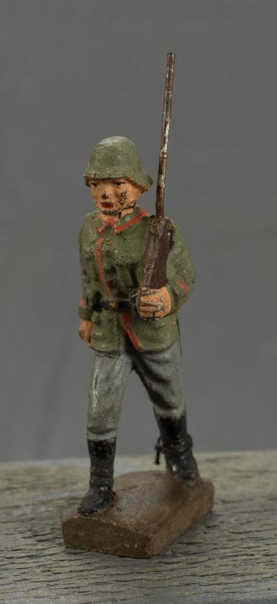 WWI German Marching Soldier Lionel