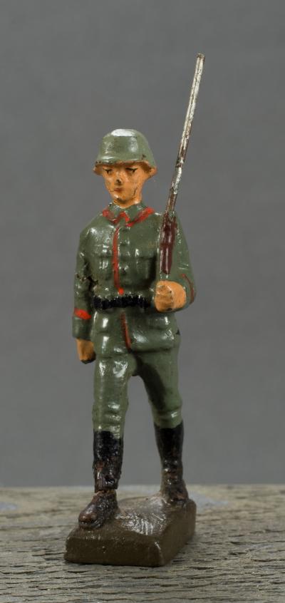 WWI German Marching Soldier Lionel