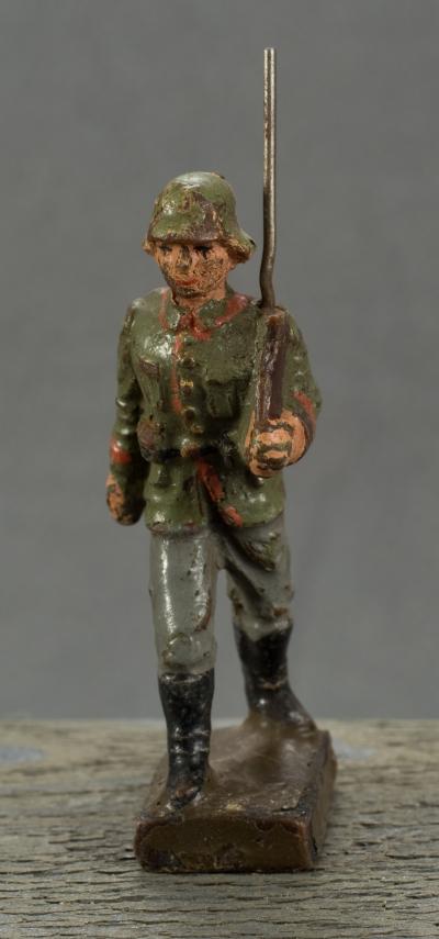 WWI German Marching Soldier Lionel