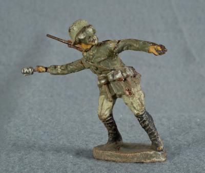 WWI German Soldier Grenade Thrower Lineol