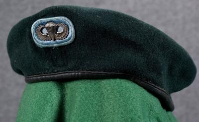 Airborne Paratrooper Green Beret 