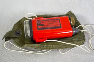 SDU-5/E Distress Strobe Light and Carry Pouch