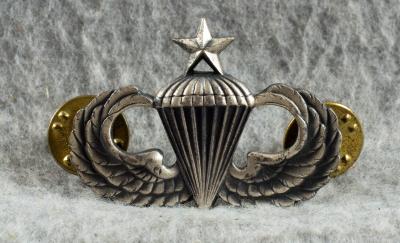 Senior Army Paratrooper Jump Wing Badge