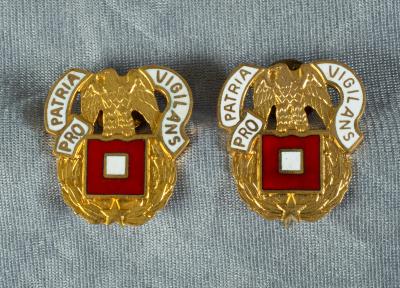 DUI DI Crest Signal Corps Pair