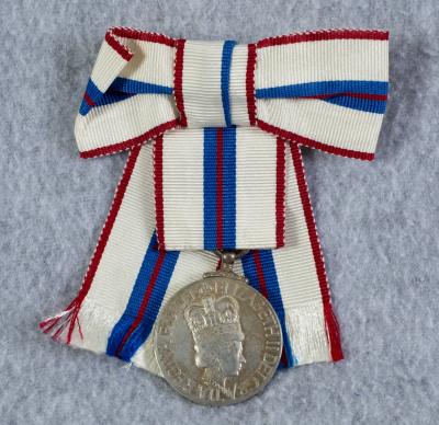 Canadian Issue Jubilee Medal 1977 Queen Elizabeth