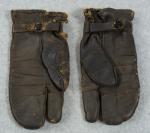 WWII era Gunners Trigger Mittens 